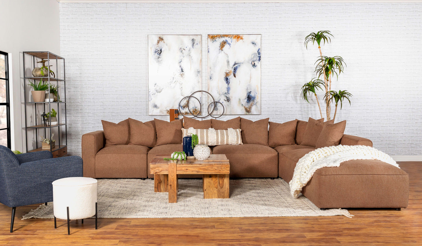 Valora Lounge Chair – Clay