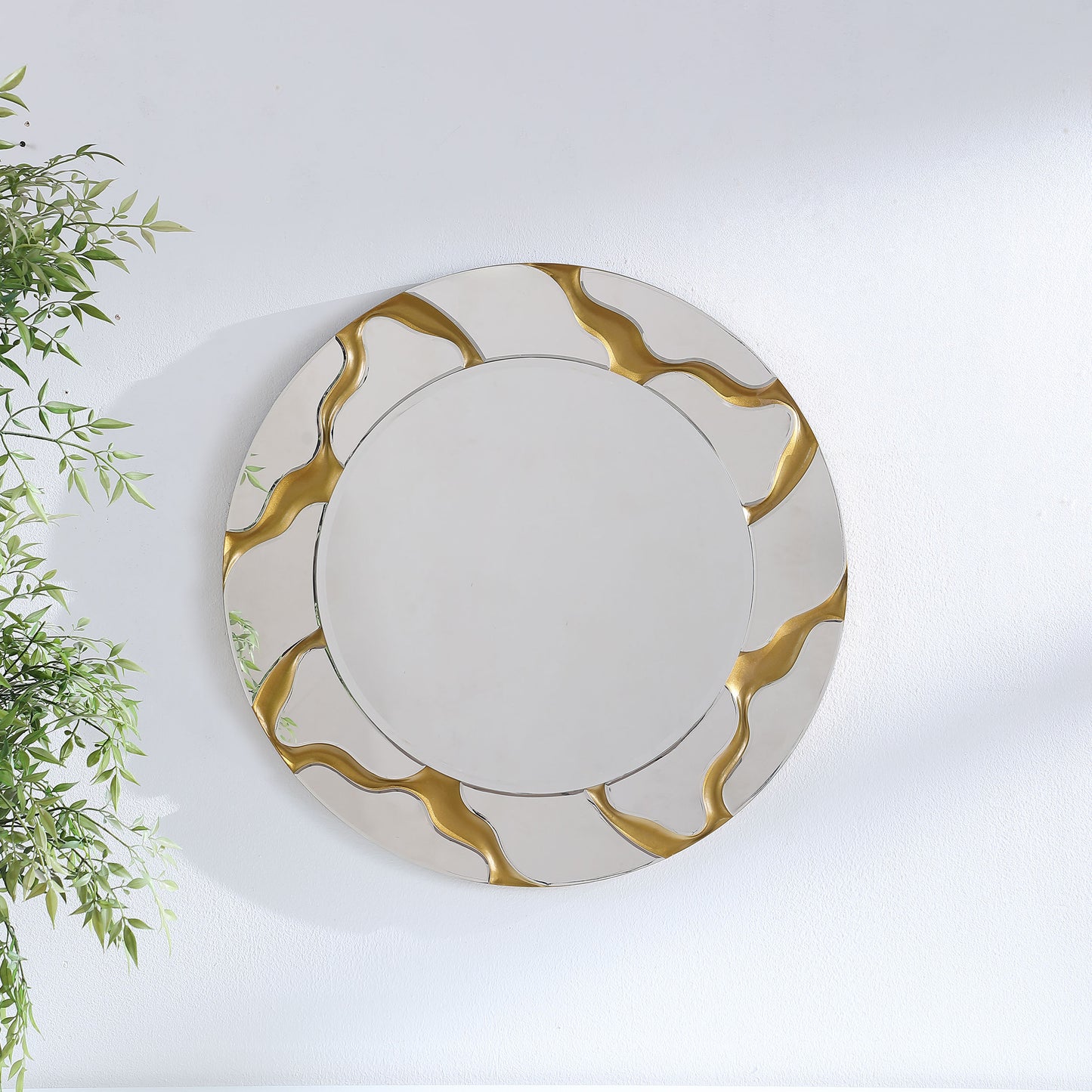 Kaelith 36 x 36 Inch Round Art Glass Wall Mirror – Gold Vein