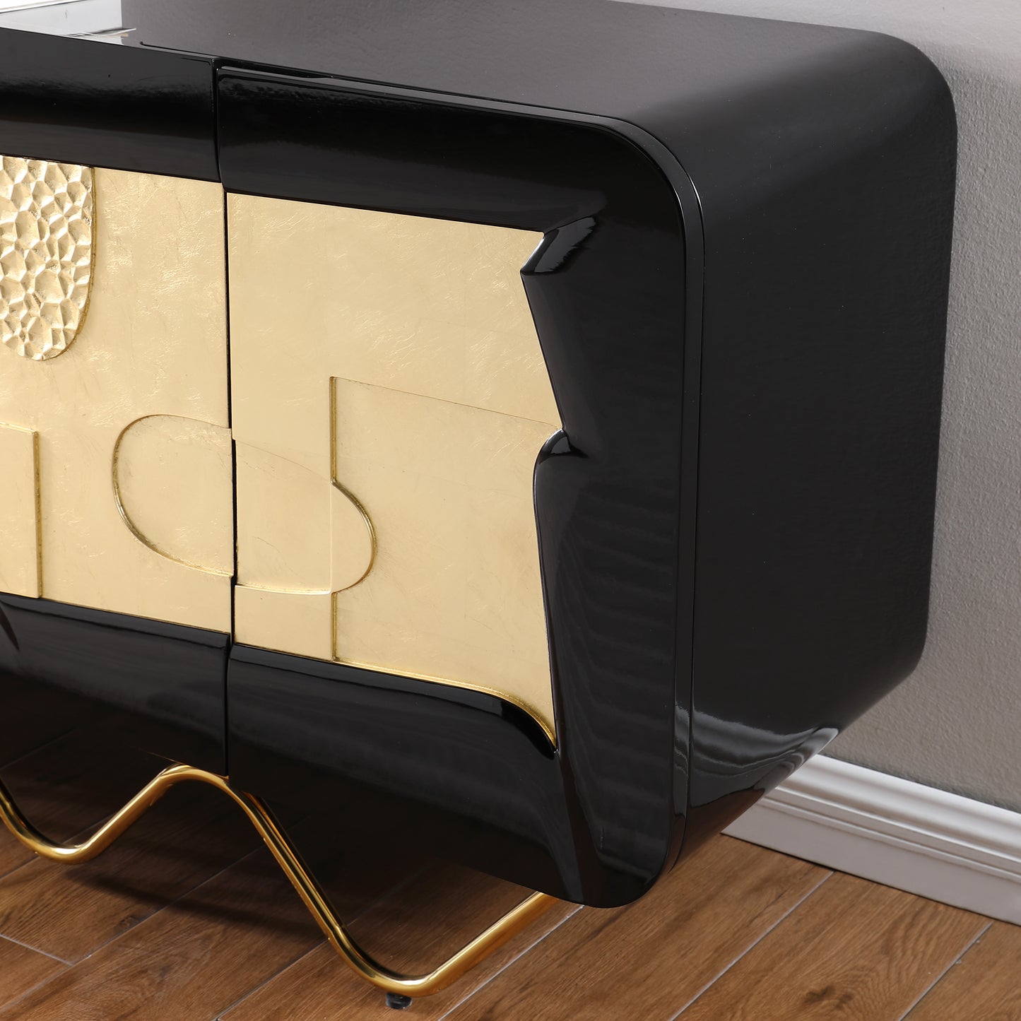 Valthera Ornate Console & Mirror Set – Black & Gold